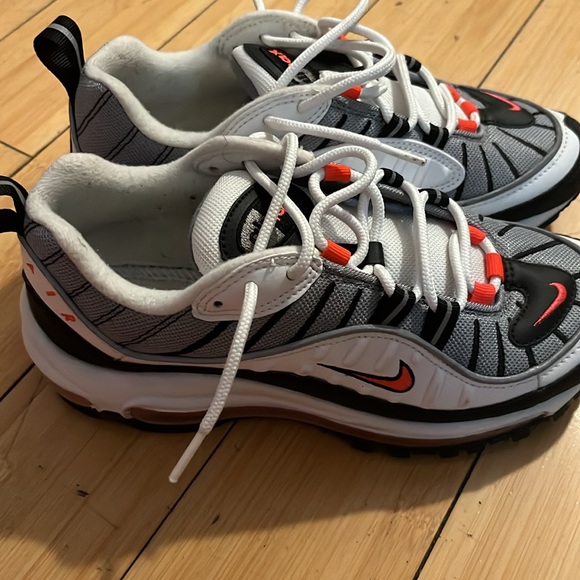 Air Max - Picture 4 of 4